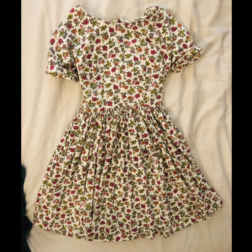 Vintage, floral mini dress!